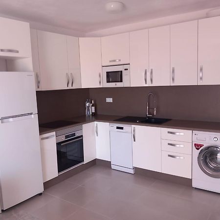 Victoria Court 2- Lovely Apartment 25 Арона Екстер'єр фото