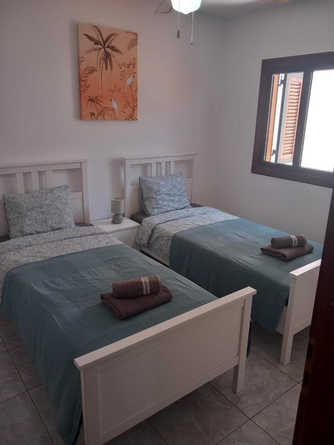 Victoria Court 2- Lovely Apartment 25 Арона Екстер'єр фото